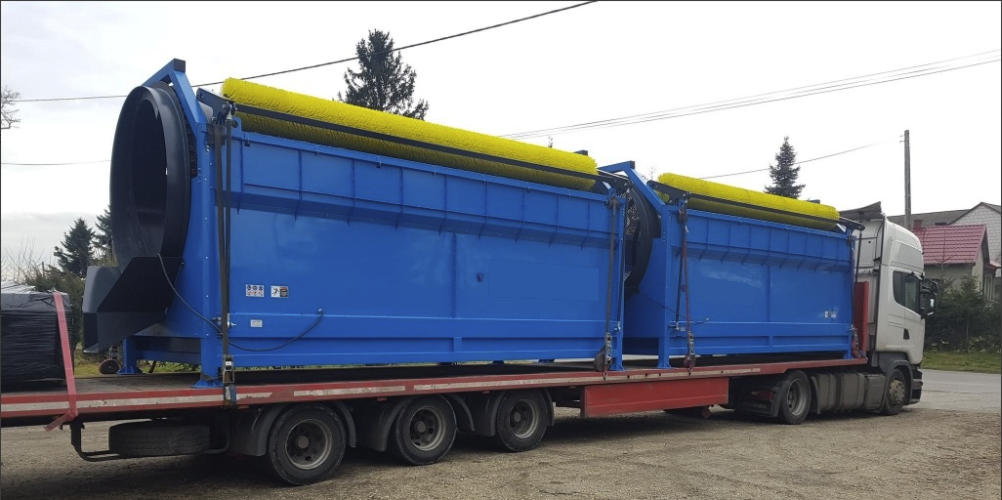 Trommel Ø 200 cm x 7 m en transport sur camion – DMB Machine Deux trommels Ø 200 cm x 7 m chargés sur semi-remorque en livraison, tamis rotatifs à tambour perforé DMB Machine